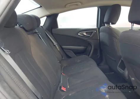 2015 Chrysler 200 Limited z USA, uszkodzony, nr VIN 1C3CCCAB3FN755441